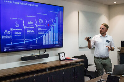 Felix Kaller berichtete über die digitale Transformation der ZF Friedrichshafen AG.