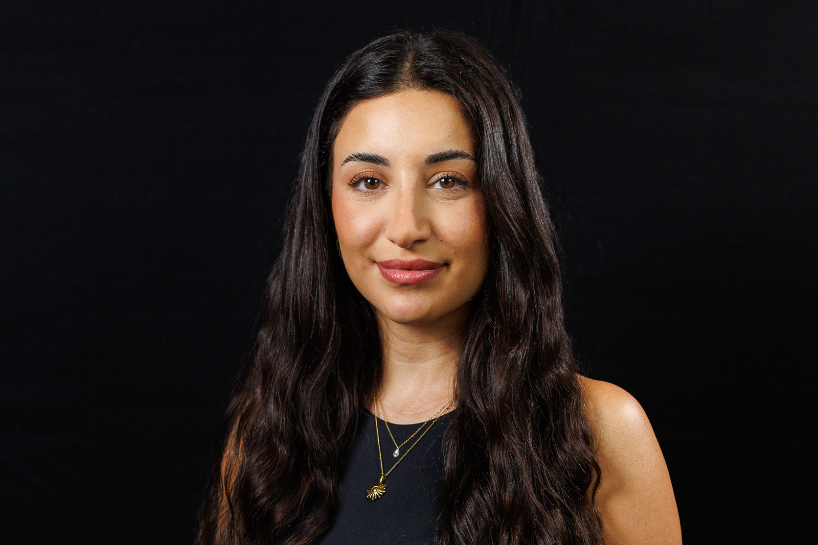 Esra Avincsal Ansprechpartnerin Cyber-Risk-Assessment gegen Cyber-Attacken in Unternehmen